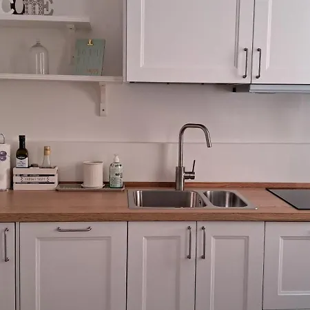 Apartamento Casa Carlotta Al Portello, Vicino Al Centro E All'ospedale